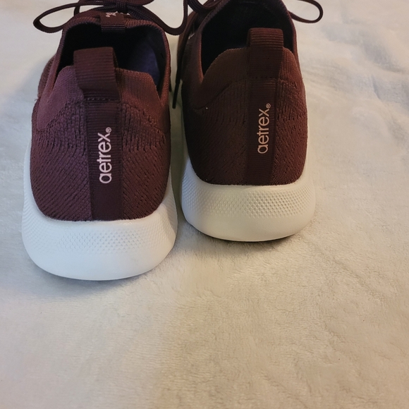 Aetrex Orthotic Arch Support Carly sneakers 8.5M. Burgundy - Picture 5 of 9